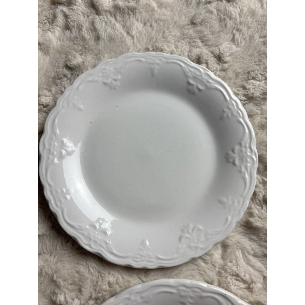 Tabletops‎ Gallery Versailles White Floral Embossed 4 Salad Dessert Plates 8